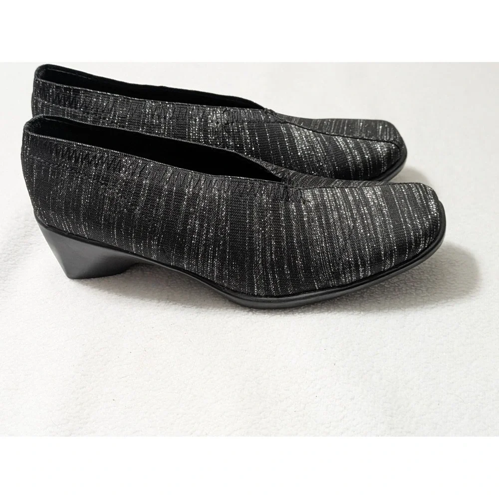 Charleston Shoe Company Black Wedge V Cut Comfort Knit Slip On Size 5